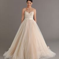 Will be 5 1/2 months pregnant on day of wedding!