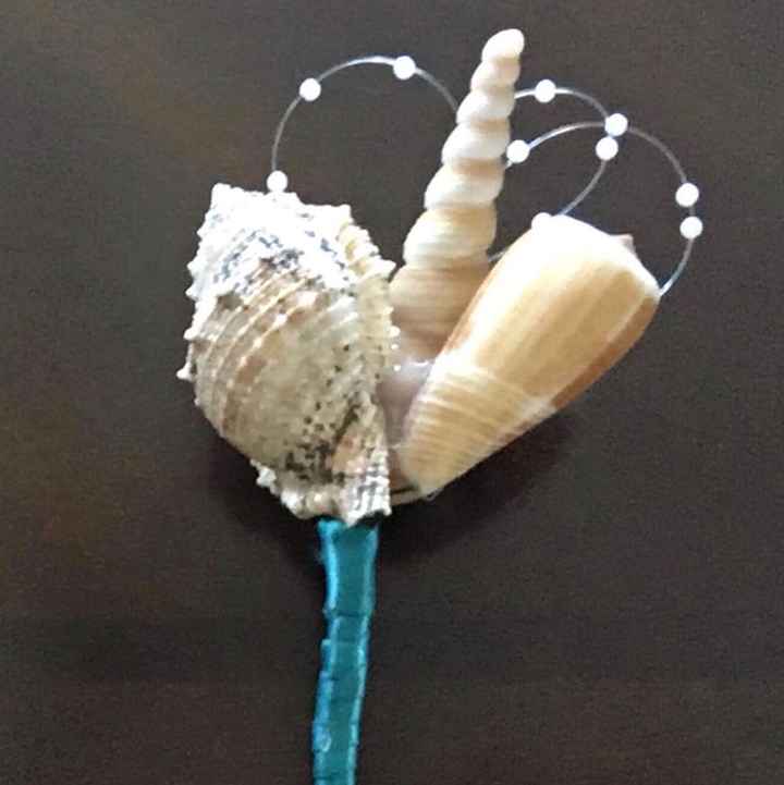 Bouquets and corsages and boutonnieres: Is anyone DIYing? - 1