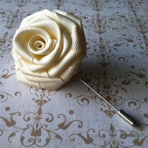 Boutonnieres vs lapel pins