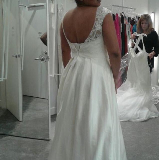 2 dresses .... Which one looks better - 2