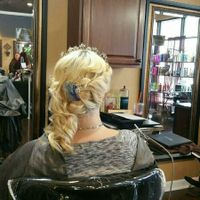 Let's see your wedding hair!