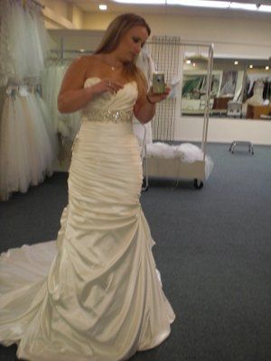 i ordered my dress today, and i have pics.