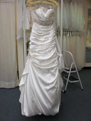 i ordered my dress today, and i have pics.