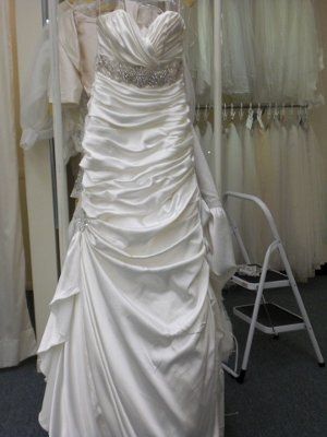 i ordered my dress today, and i have pics.