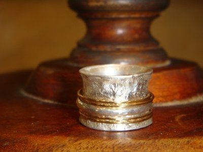 Do any of you have a two toned ring?