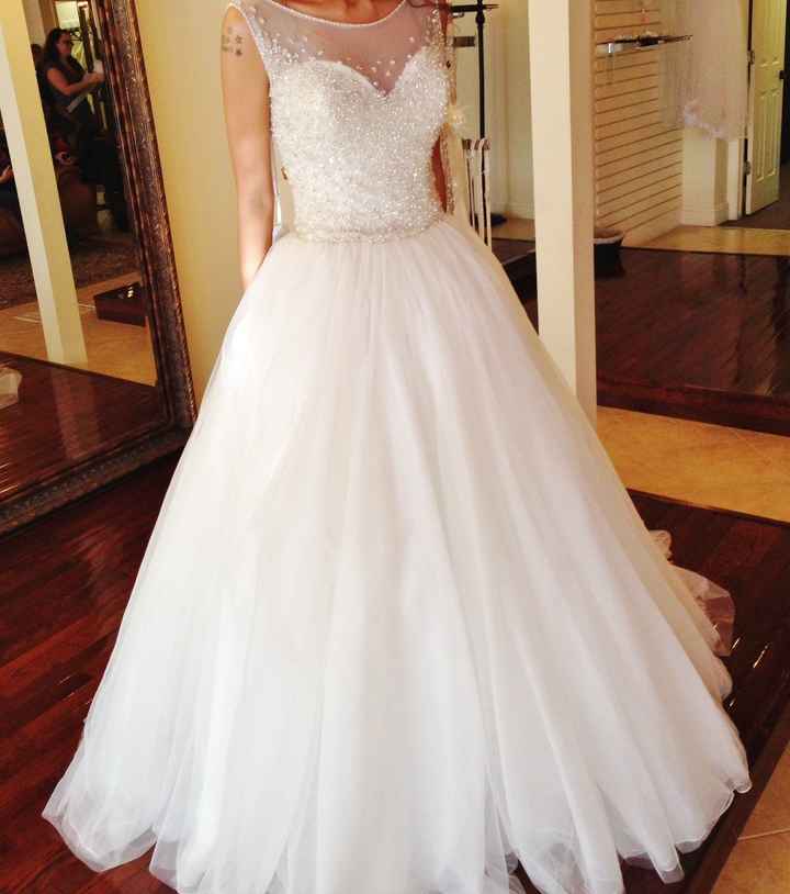 Non strapless dresses? Lets see them...