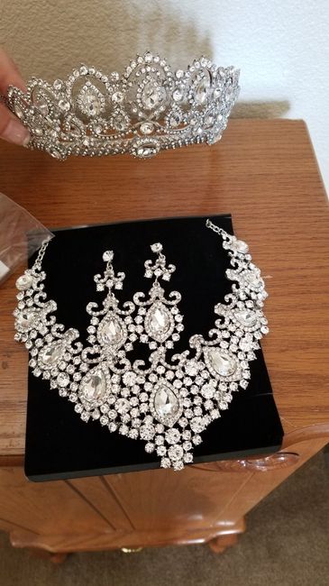 What’s your earring style? Stud, statement or sparkling? - 1