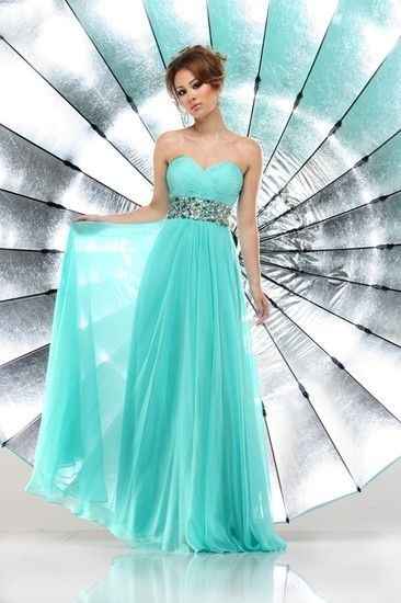 Can you recommend a BM dress designer? Can't find the right color