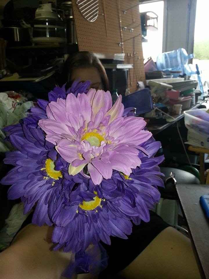 Real Flowers VS Silk Flower Bouquets - How did you decide???? HELP!