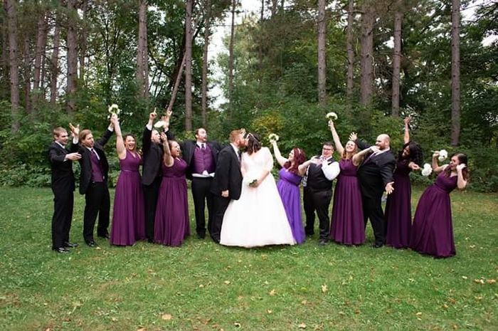 How big is the bridal party?? If you already had a wedding show me your favorite bridal group shots!