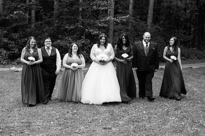 How big is the bridal party?? If you already had a wedding show me your favorite bridal group shots!