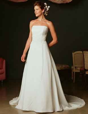 EEEK! Finally found a picture of my dress!