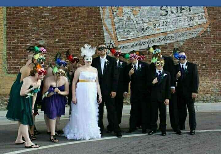 Alternating bridesmaid dresses