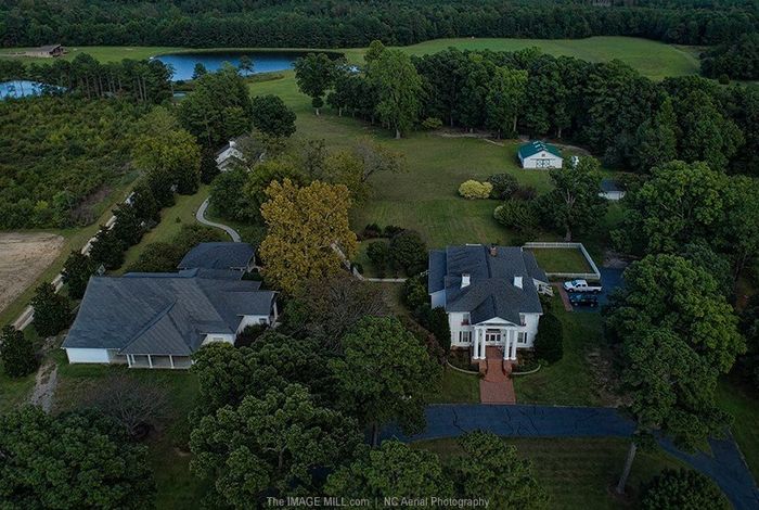 Full Property of the Dream Venue