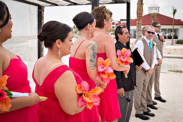 OH HEY.  Pro-pics from my DW.