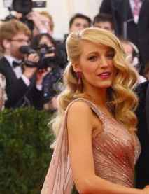 Brides that wore their hair down..did it stay?