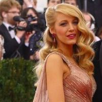 Brides that wore their hair down..did it stay?