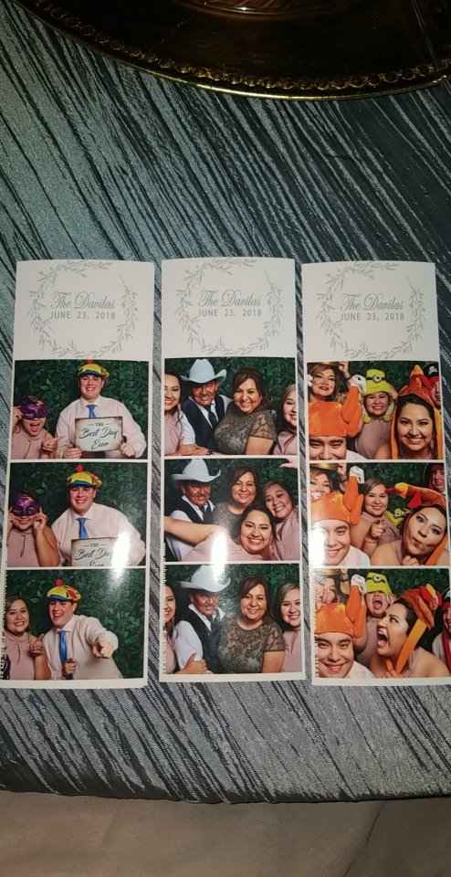 Enclosed or open photo booth? - 1