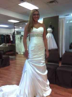 My dress is here! **PICS**