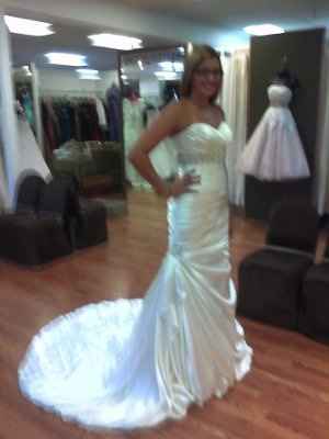 My dress is here! **PICS**