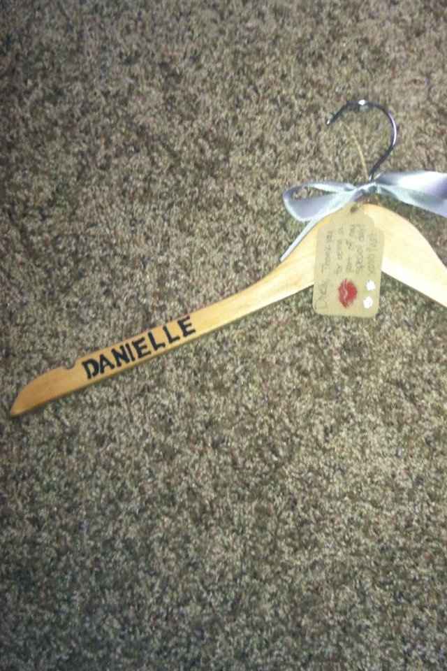 My not so crafty BM hanger-DIY with PIC!