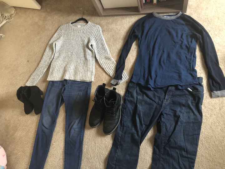  Engagement picture outfit - 1