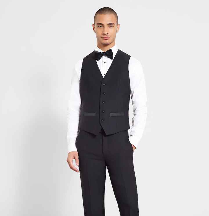 What do the Guys Wear?! - 3