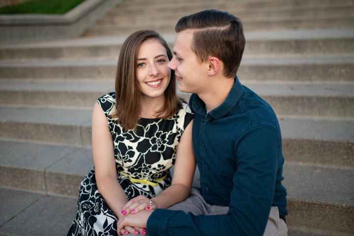 Engagement photo outfits - 2