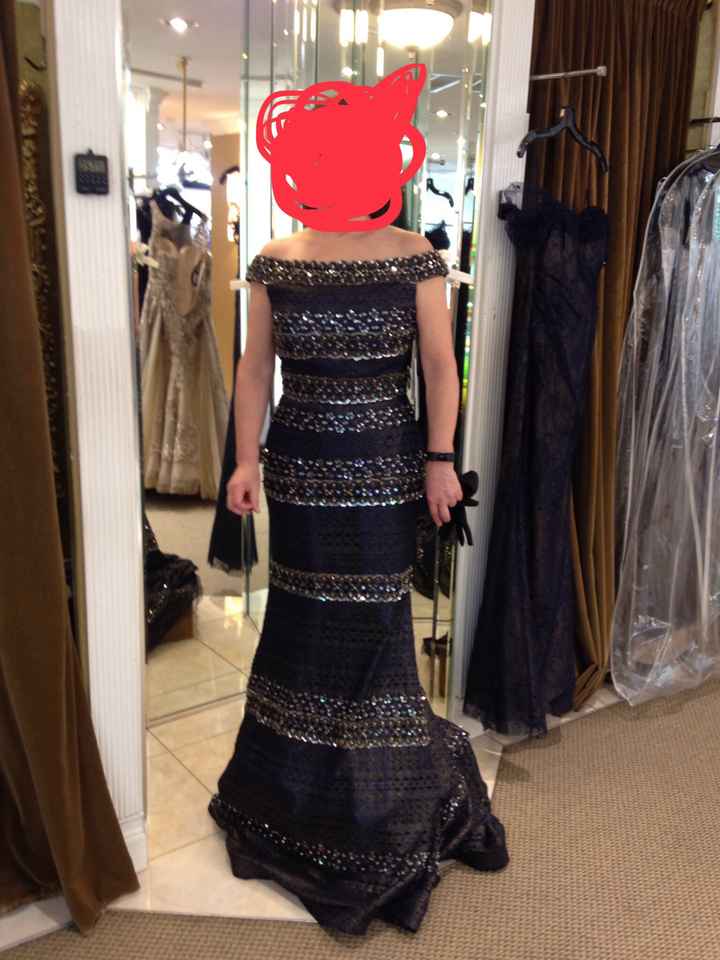 What’s your mom wearing ?? - 1