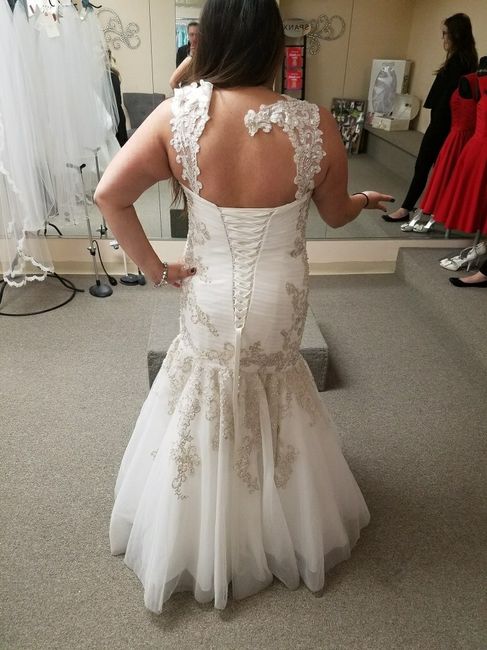 Add straps or keyhole?
