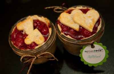 love love love this idea...(pie.in.a.jar)