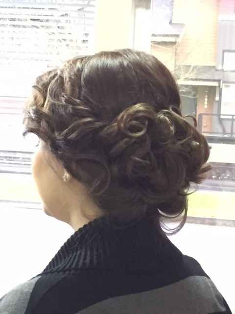 can i see pics of your wedding day makeup!!