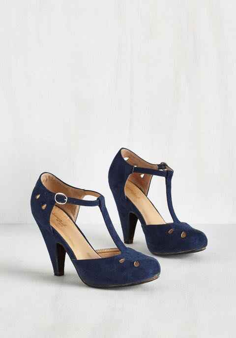 What shoes will you be wearing??  Heels? Flats? Boots? - 1