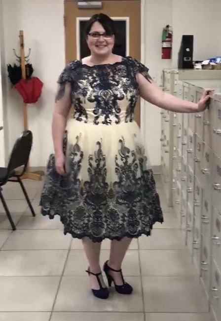 Who has/is going to wear a non-white wedding dress? 4