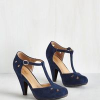 What shoes will you be wearing??  Heels? Flats? Boots? - 1