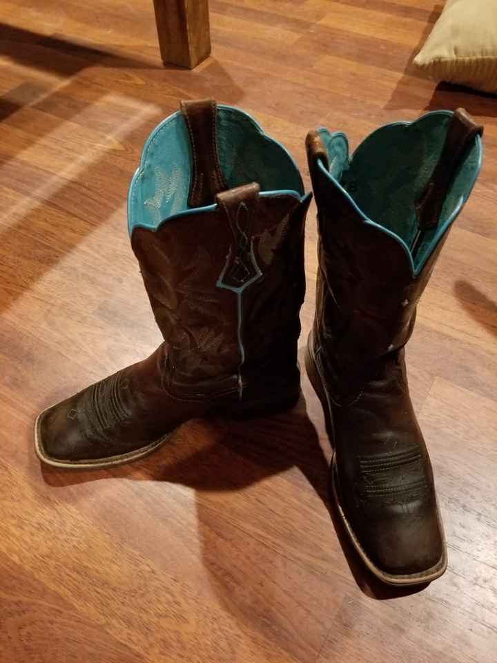 Show me your shoes! - 1