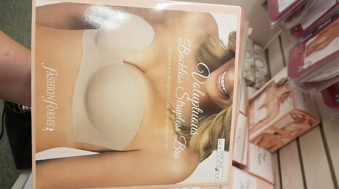 Strapless, Backless Bra Suggestions for Busty Girls 3