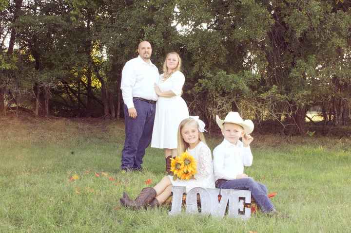 Engagement photos: fall outfits- show me your pictures! - 2