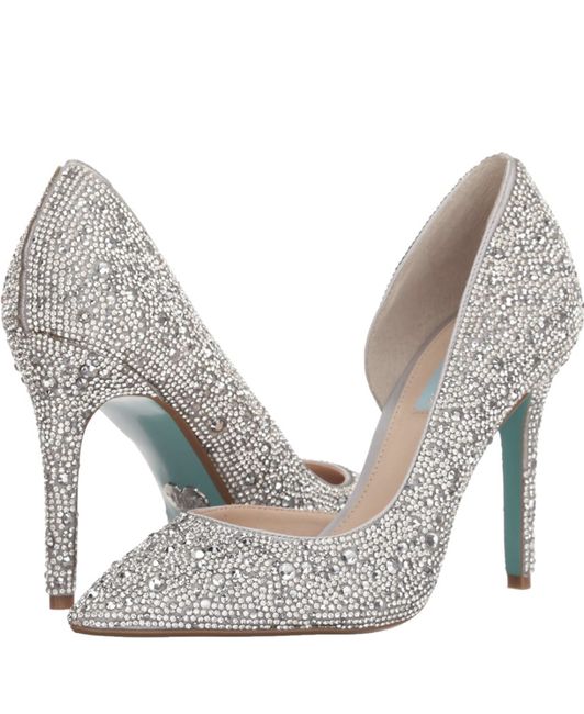 Show off your wedding shoes 7