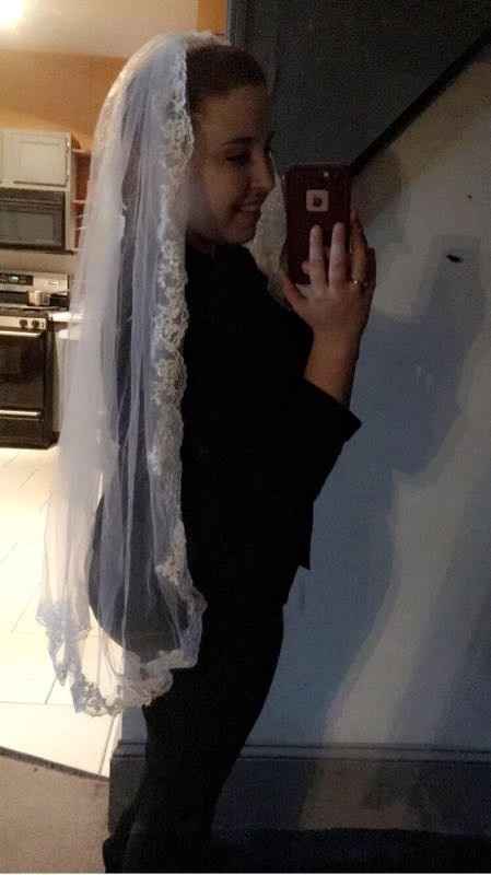 My veil is here! My veil is HERE!