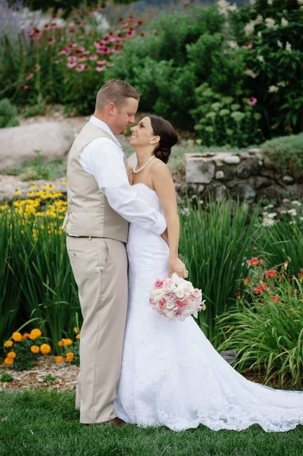 Wedding pics are here :)