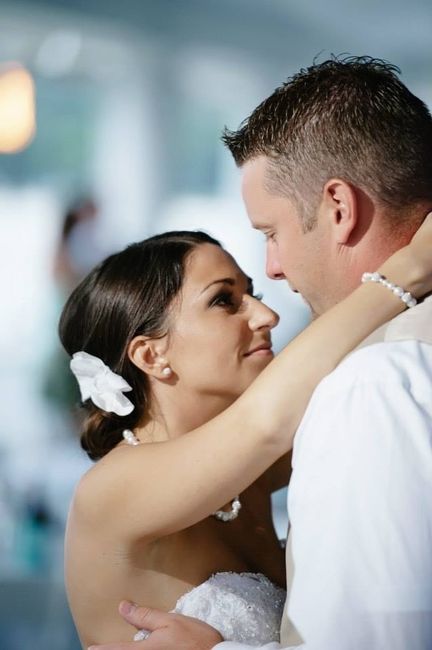 Wedding pics are here :)