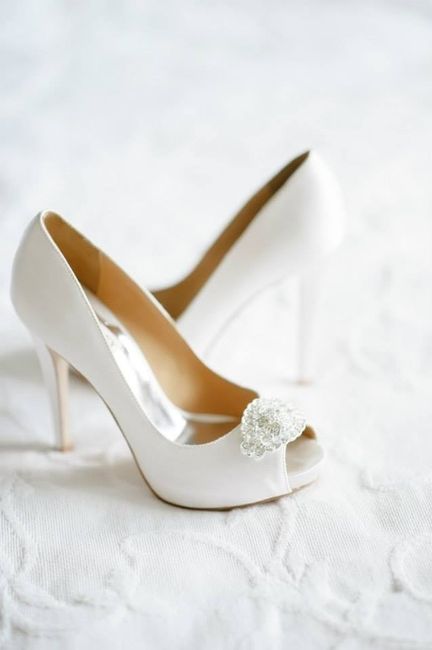 Wedding pics are here :)