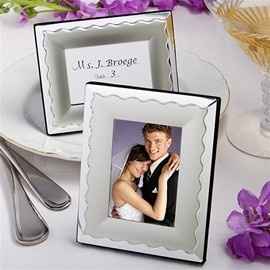 What are your wedding favors? Share those pics!