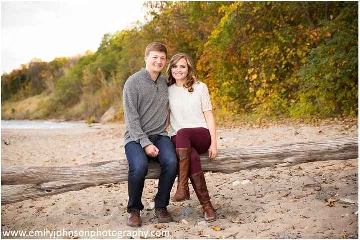 What to wear for engagement photos!??