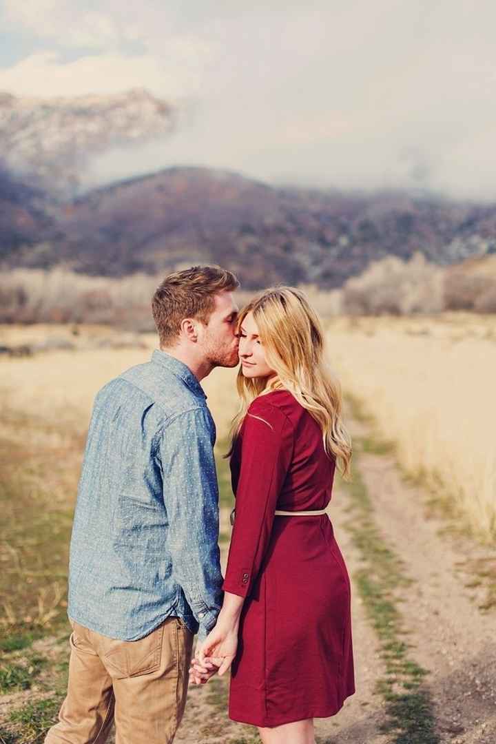 What to wear for engagement photos!??