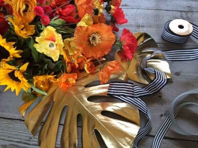 I dont want my wedding to look tacky, color advice please!