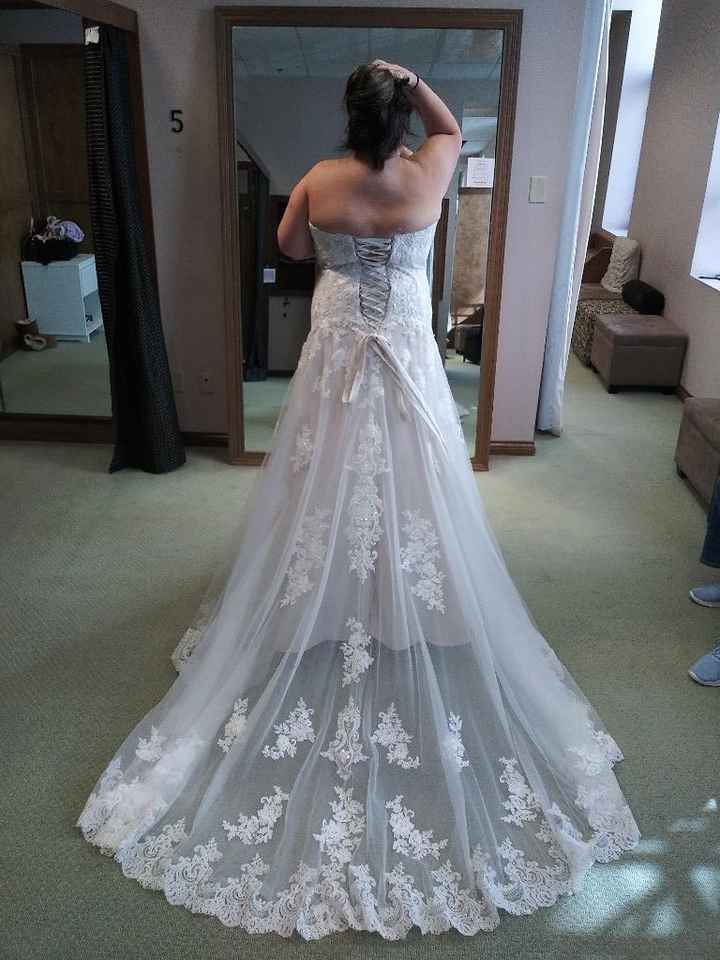 Would love to see your dresses!! 4