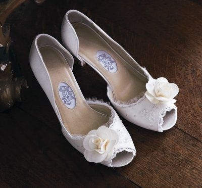 Do these shoes go with my dress?