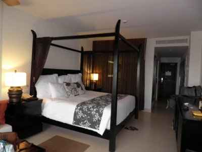 The Couples Resorts (Jamaica).....????? Honeymoon question